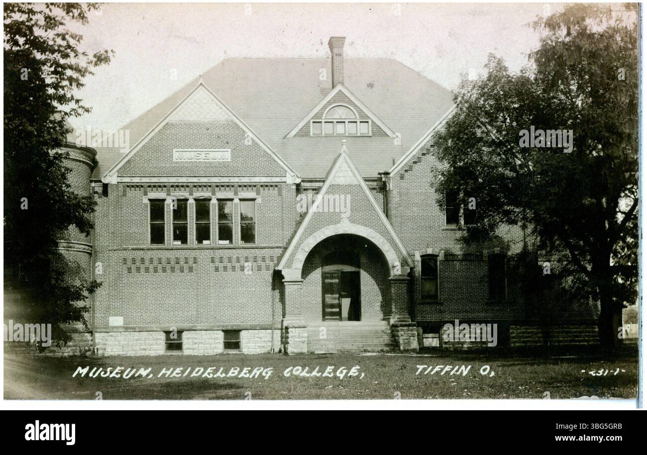 Questa fotografia del 1909 mostra l'edificio del museo presso l'Heidelberg College di Tiffin, Ohio. Il museo faceva parte delle offerte educative e culturali del college. Foto Stock