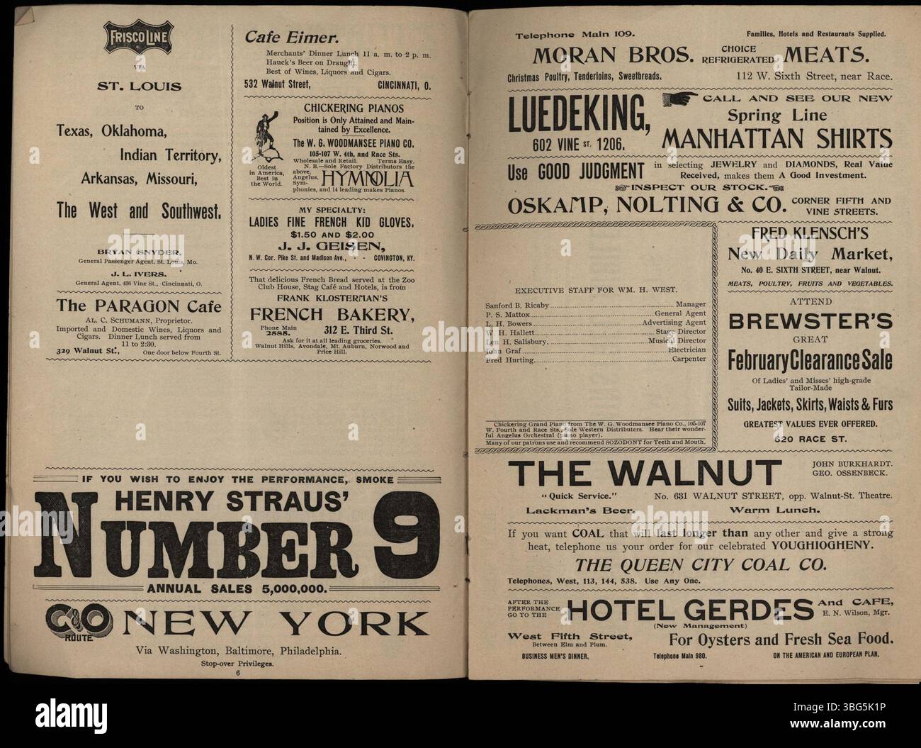 Un programma per la stagione 1900-1901 del Walnut Street Theatre di Cincinnati, incluso in una collezione prestata da Joyce Fasone. Foto Stock