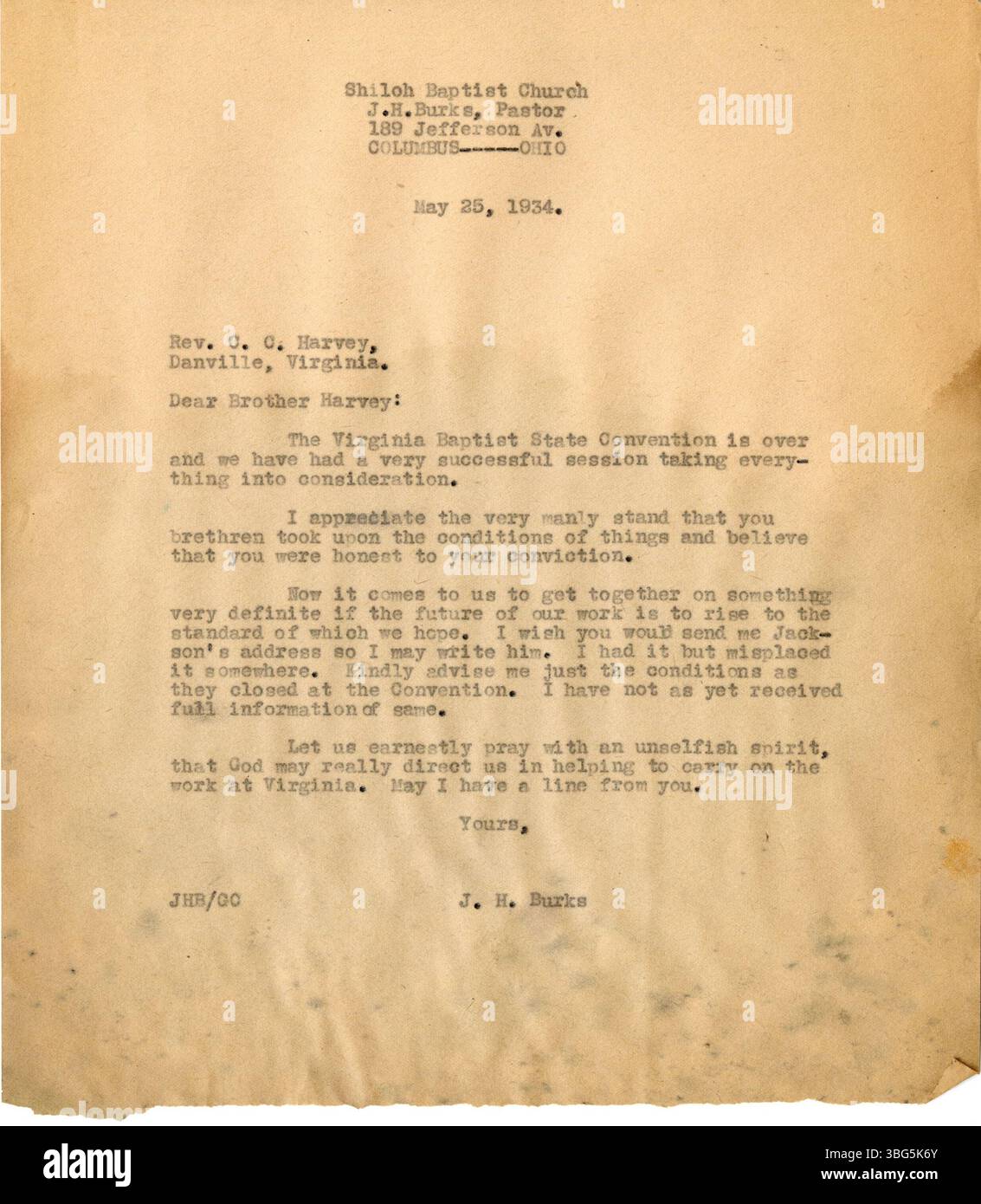 In questa lettera datata 25 maggio 1934, il reverendo J.H. Burks, pastore della Chiesa battista di Shiloh, condivide la sua speranza di seguire l'esempio della Convenzione battista della Virginia, sottolineando il suo ruolo di guida e la corrispondenza ecclesiastica durante il suo mandato dal 1922 al 1935. La lettera fa parte della Mary Willis Collection. Foto Stock