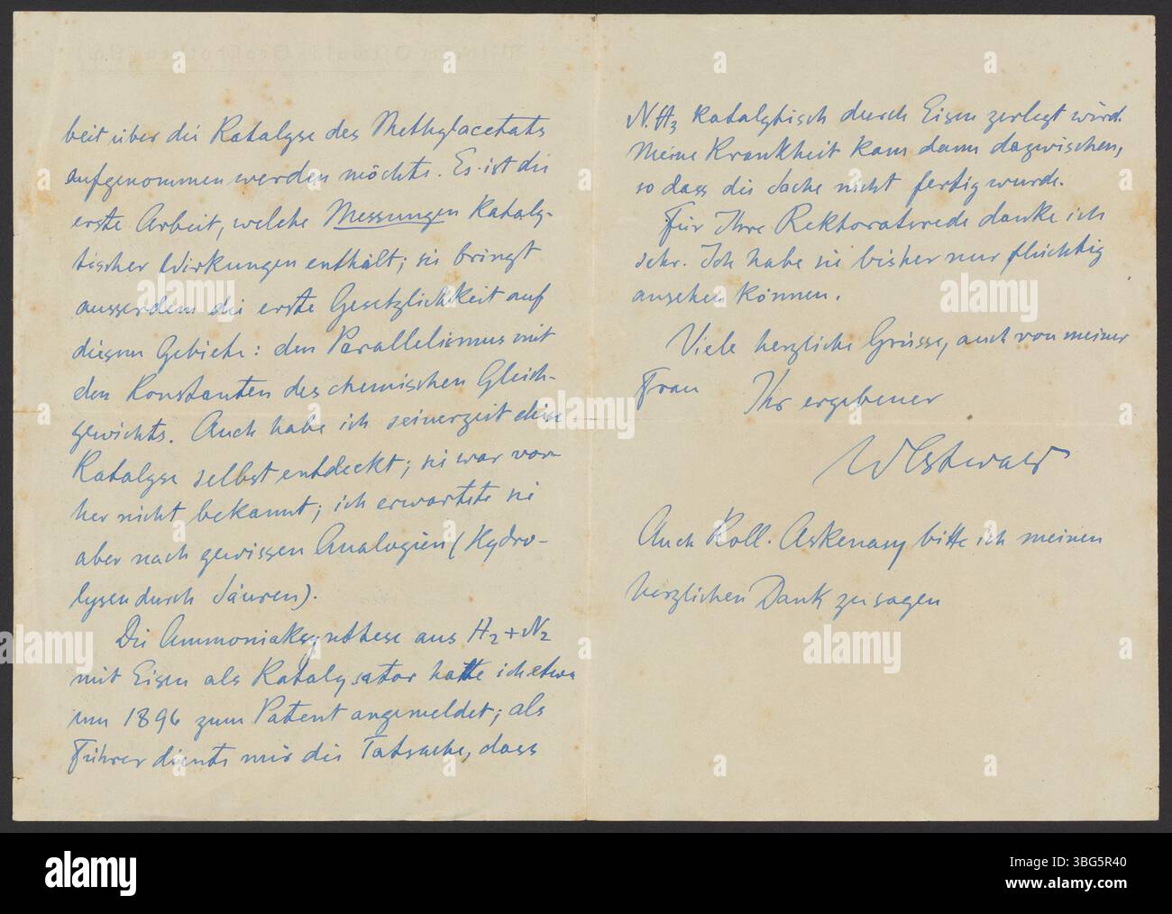Wilhelm Ostwald, un chimico tedesco, scrive a Georg Bredig ringraziandolo per la loro amicizia e suggerisce di includere un lavoro sui sali grezzi dell'acetato di metile in un volume su cui Bredig sta lavorando. La lettera discute anche della loro collaborazione e degli interessi condivisi in chimica. Foto Stock