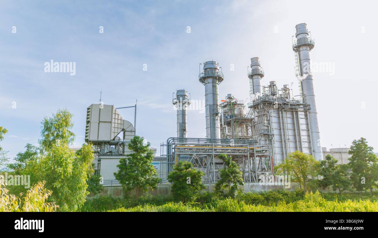 Costruzione di una fabbrica di turbine a gas per centrali elettriche. Industria verde, produzione di energia pulita ambiente per il risparmio di edifici industriali. Centrale elettrica a gas, natu Foto Stock
