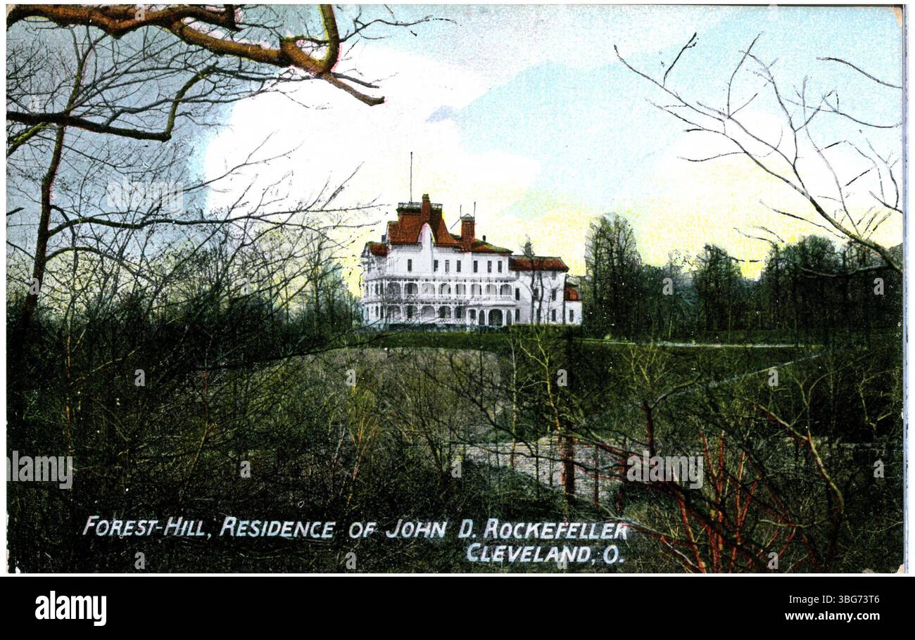 Questa fotografia del 1908 mostra Forest Hill, la residenza estiva del magnate del petrolio John D. Rockefeller, situata a Cleveland, Ohio. La tenuta era un rifugio per Rockefeller e la sua famiglia, riflettendo il loro status sociale ed economico all'inizio del XX secolo. Foto Stock