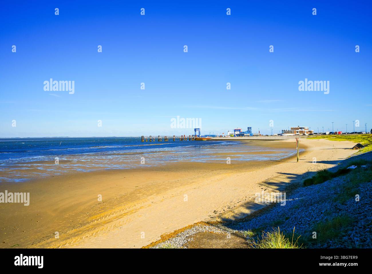 Paesaggio con vista sul porto e sul Mare del Nord vicino a Wittdün su Amrum. Foto Stock