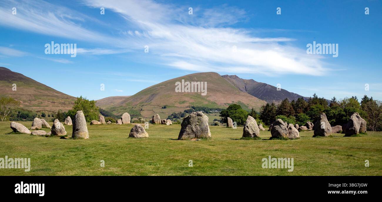 5000 anni di età Castlerigg Prehistoric Stone Circle vicino a Keswick nel Lake District, Cumbria, nel nord-ovest dell'Inghilterra. Costruito nel perio neolitico Foto Stock