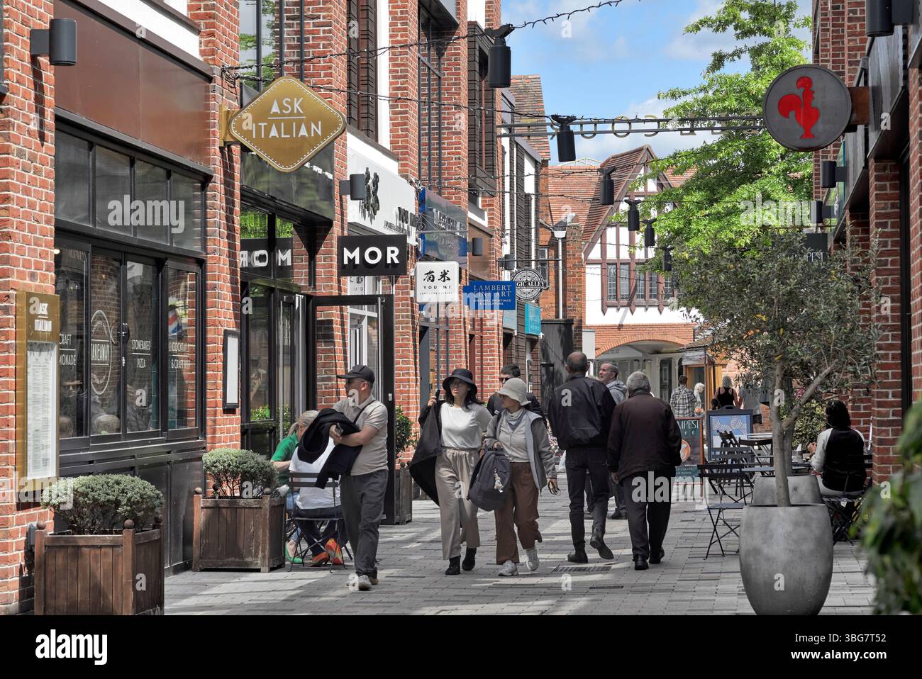 Quartiere dello shopping di Bell Court, Stratford Upon Avon, Inghilterra, Regno Unito Foto Stock