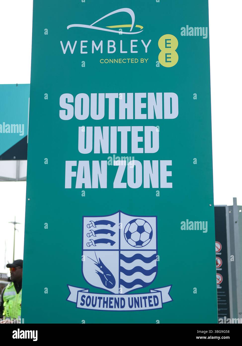 Un segno per il Southend United fan zone prima della finale della Vanarama National League Promotion tra Oldham Athletic e Southend United a Wembley Foto Stock