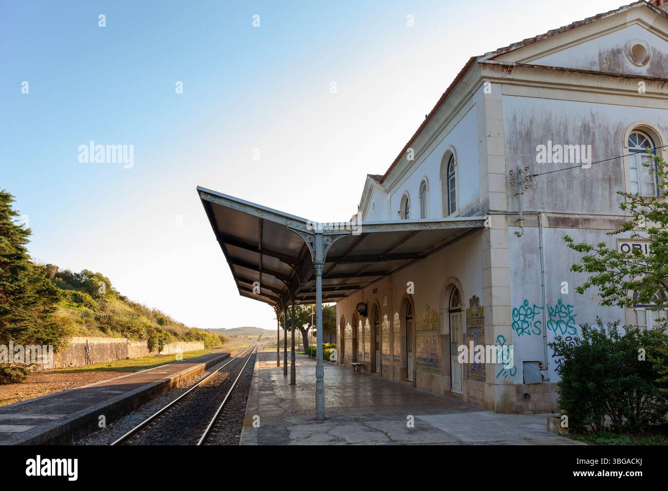 Portogallo, regione di Oeste, Óbidos, la vecchia stazione ferroviaria Foto Stock