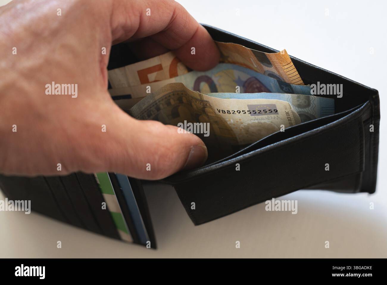 Valuta europea, banconote nel portafoglio Foto Stock