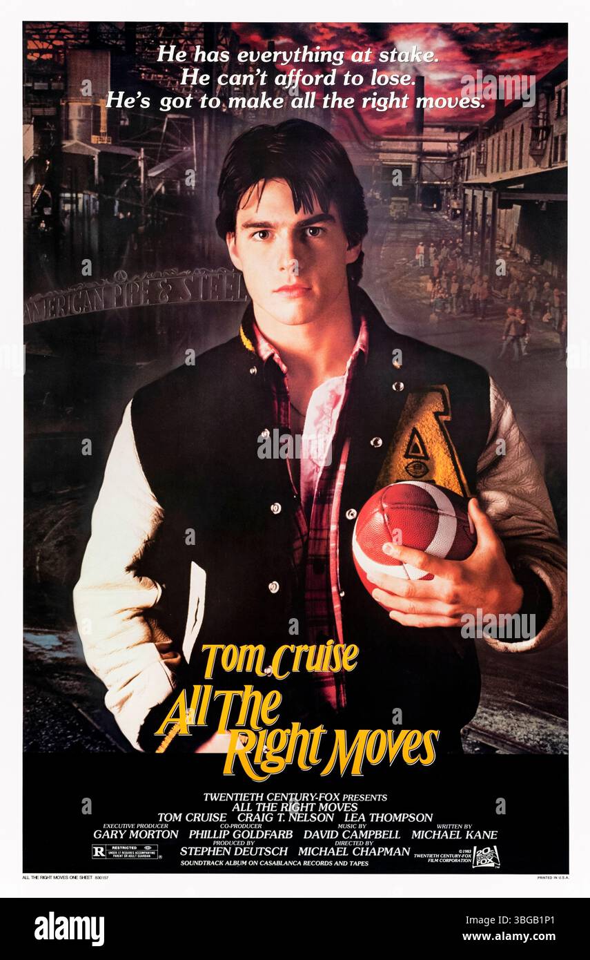 All the Right Moves (1983) diretto da Michael Chapman e interpretato da Tom Cruise, Lea Thompson e Craig T. Nelson. Un talentuoso giocatore di football liceale lotta per una borsa di studio per sfuggire alla sua vita cittadina e un futuro nelle acciaierie. Fotografia di un poster originale USA a un foglio SOLO PER USO EDITORIALE. Crediti: BFA / 20th Century Fox Foto Stock