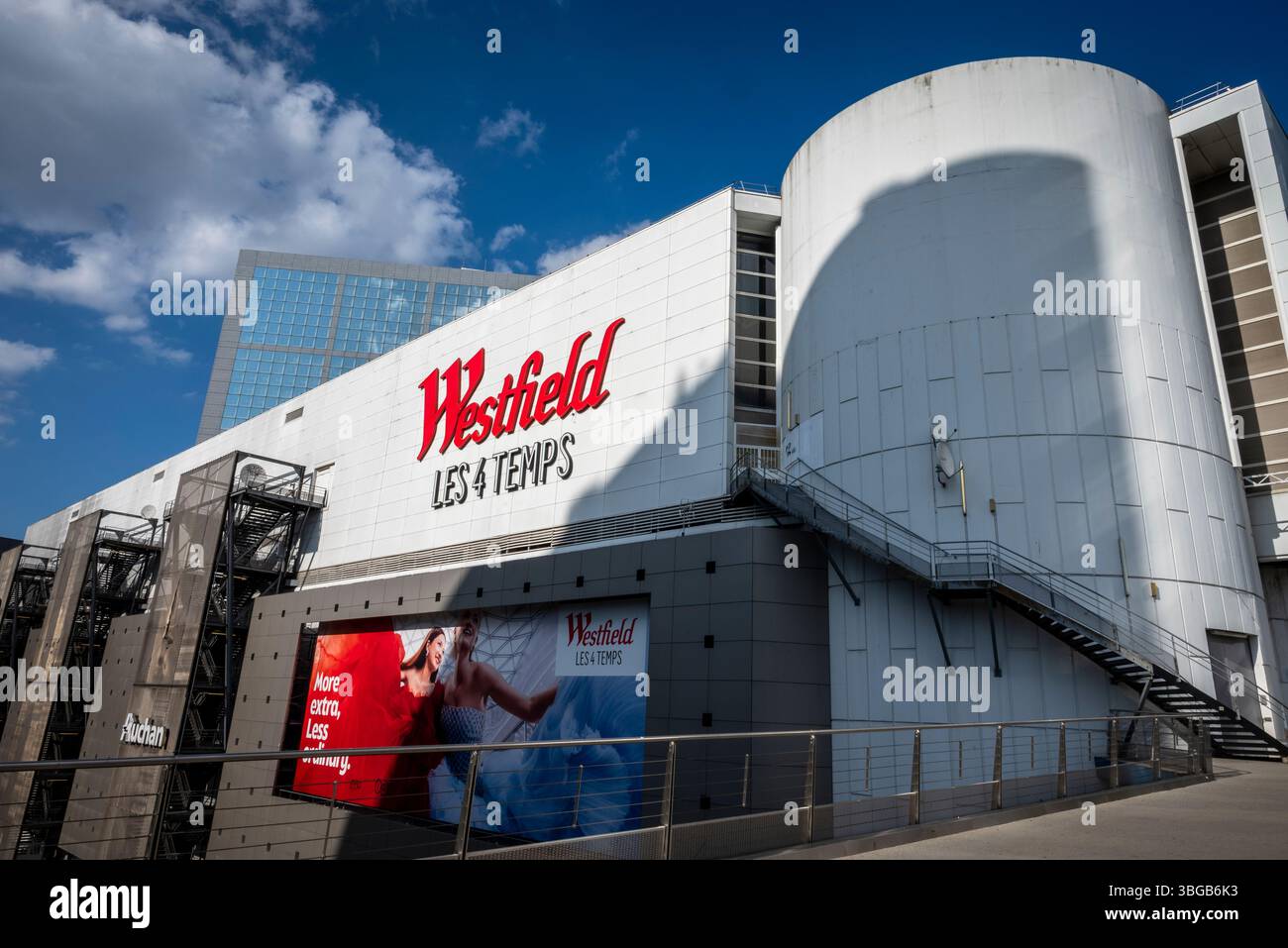 Centro commerciale Westfield, la Défense, uno dei principali quartieri degli affari dell'area metropolitana di Parigi, Parigi, Francia Foto Stock
