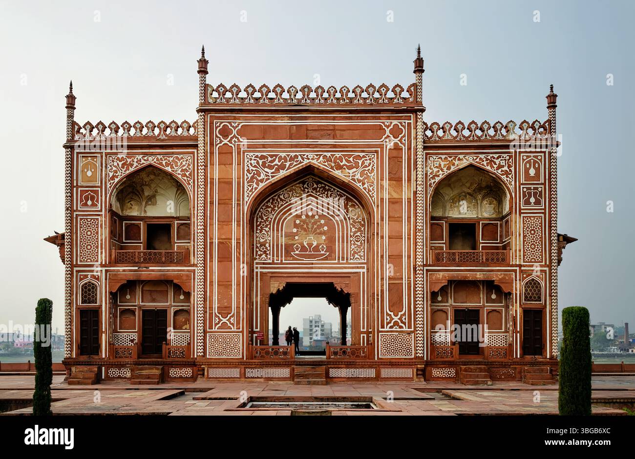 Tomba di Itimad-ud-Daulah o Baby Taj ad Agra, India. Un edificio sulle rive del fiume Jamna nel complesso di Itimad-ud-Daulah. Foto Stock