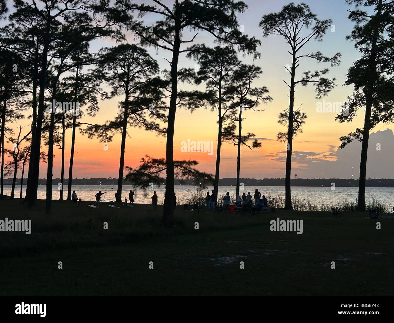 Vicino alla baia al tramonto - Immagine stock catturata con smartphone