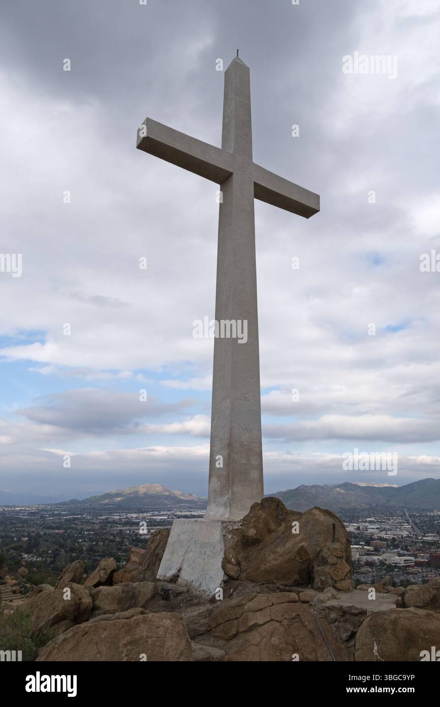 Attraversa la cima del monte Rubidoux a Riverside in California Foto Stock