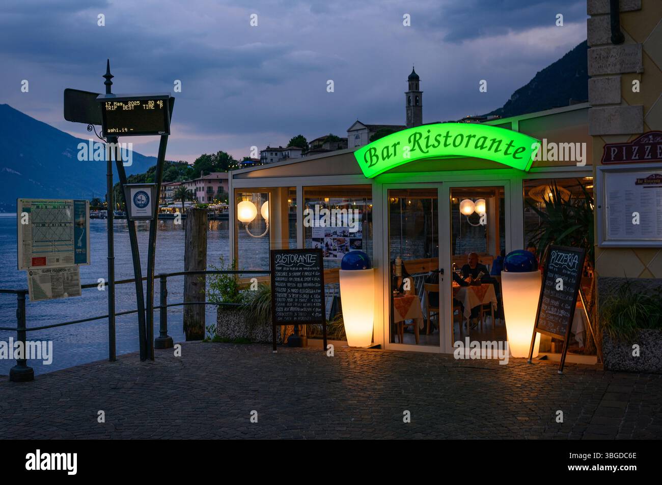 Cena al Limone. Lago di Garda. Foto Stock