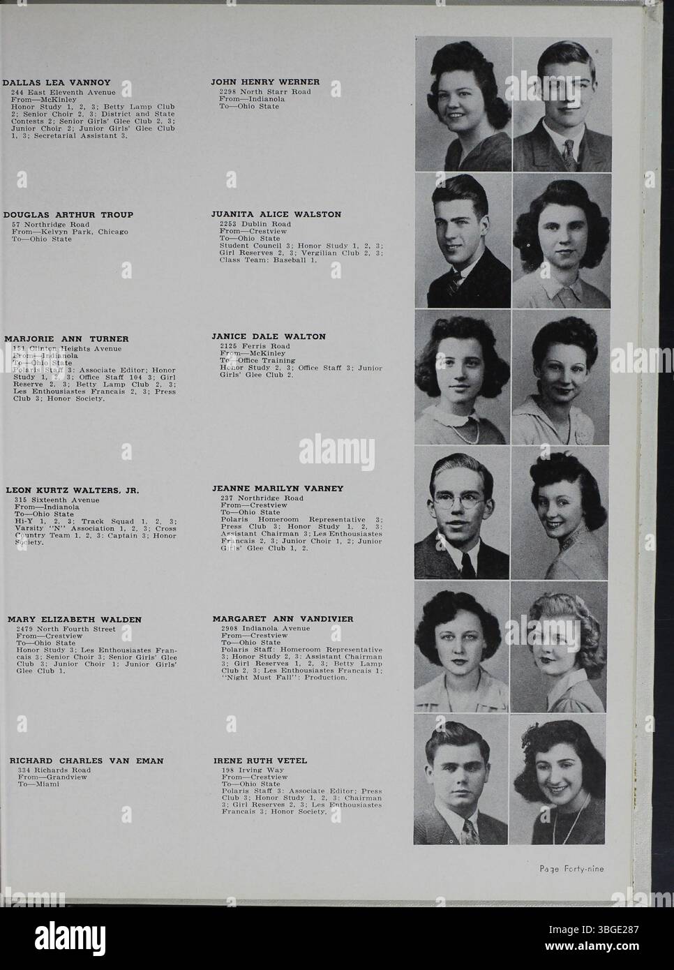 L'annuario della North High School del 1942, intitolato The Memory Book, mette in evidenza l'eredità architettonica e la storia educativa della scuola. L'edificio originale, progettato da Frank L. Packard, è stato sostituito da una nuova struttura nel 1924 al 100 di East Arcadia Avenue. Divenne Columbus International High School nel 2012, dopo una lunga storia di servizio come scuola superiore pubblica dal suo inizio nel 1893 fino alla sua chiusura nel 1979. Foto Stock