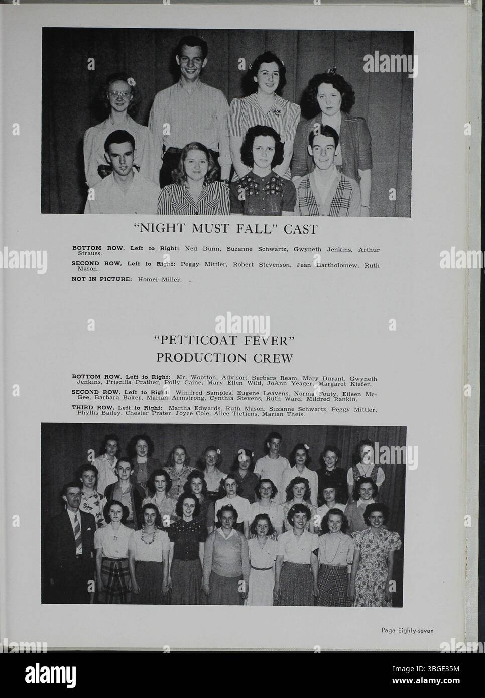 Un estratto dell'annuario "The Memory Book" del 1942 della North High School, Columbus, Ohio, che descrive l'istituzione della scuola, il design architettonico di Frank L. Packard e la sua trasformazione nel tempo. Foto Stock