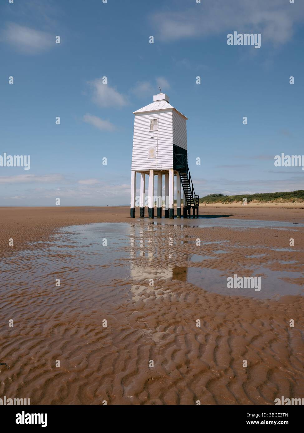 Faro di Burnham-on-SEA Low con bassa marea sull'estuario di Severn, Somerset, Inghilterra, Regno Unito Foto Stock