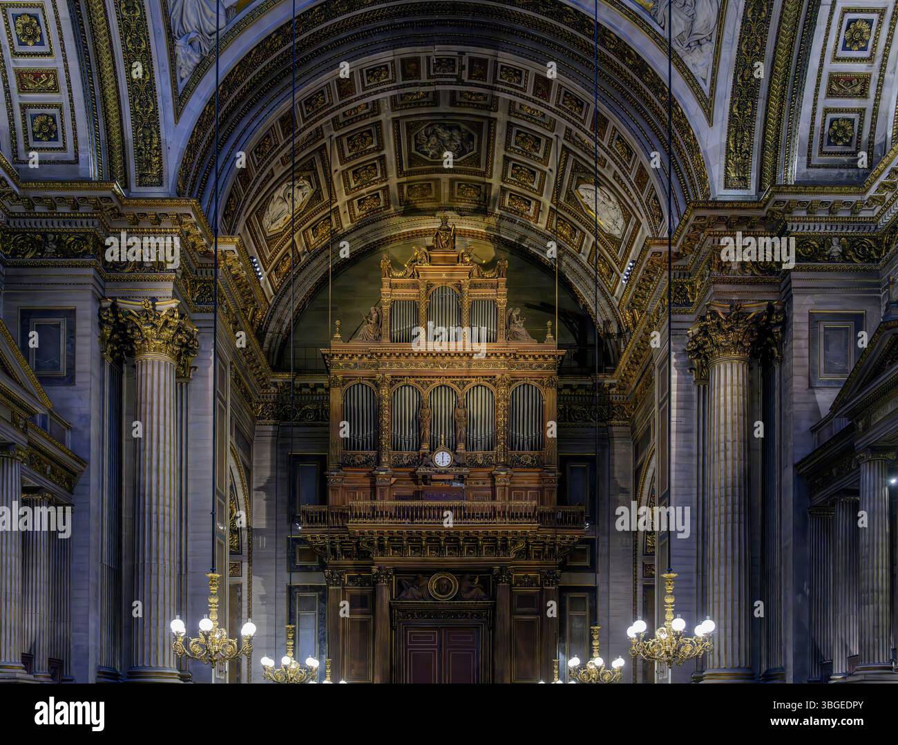 All'interno della chiesa di Sainte-Marie-Madeleine, o la Madeleine, c'è una chiesa parrocchiale cattolica in Place de la Madeleine, a Parigi. Realizzato nel 1842. Foto Stock