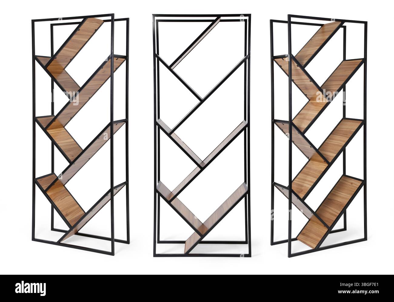 Scaffale in metallo isolato su sfondo bianco. Angoli diversi Foto Stock