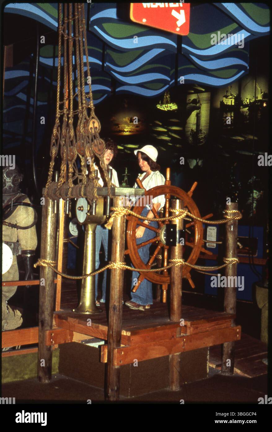 La mostra Oceanografia al cosi presenta esposizioni interattive e strumenti educativi. COSI, o Centro di Scienza e industria, si trovava nella Memorial Hall dal 1964 al 1999 prima di trasferirsi nell'edificio rinnovato della Central High School. La mostra mette in evidenza la scienza oceanica e la vita marina. Foto Stock