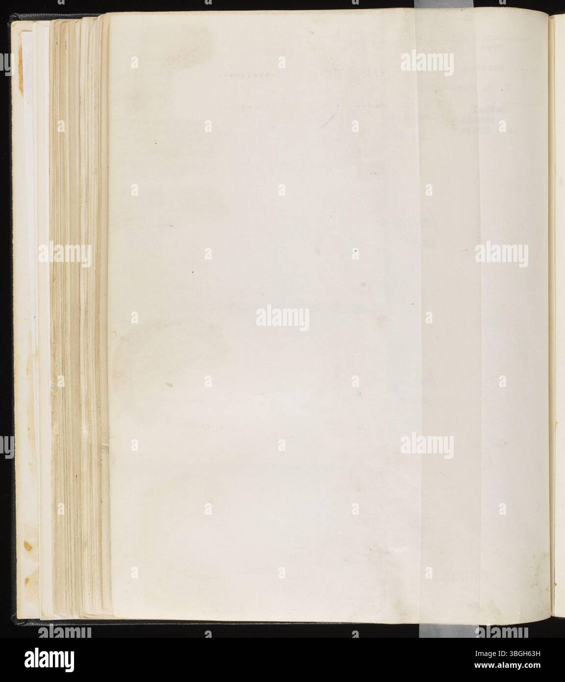 Questa pagina di album di W.E. Peters contiene fotografie che documentano i siti storici di Troy Township, Athens County, Ohio, con particolare attenzione a luoghi come tumuli dei nativi americani, cimiteri, case scolastiche a una stanza e aree minerarie. Le immagini, che vanno dal 1842 al 1943, riflettono gli sforzi di conservazione per questi punti di riferimento che scompaiono. Foto Stock