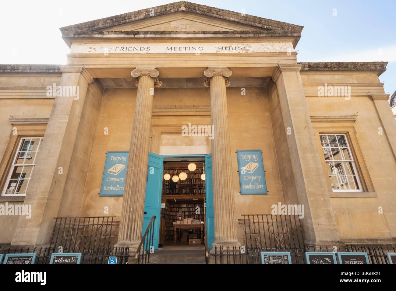 England, Somerset, Bath, Topping Company Bookshop, facciata esterna Foto Stock