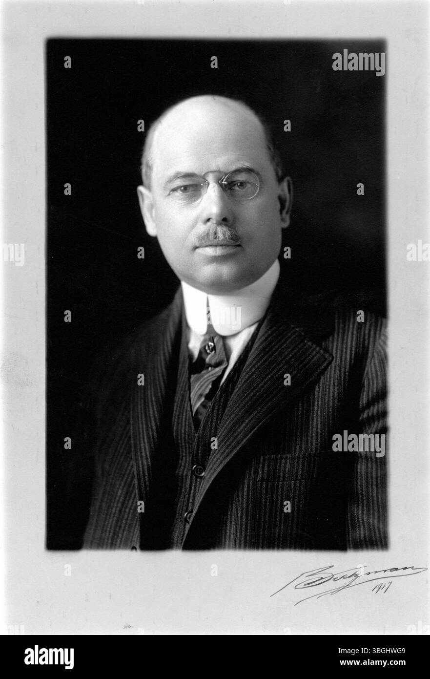 T. J. Owen, membro del Consiglio di amministrazione di Wheel Mission del 1917, è raffigurato in questa foto. Il suo coinvolgimento nell'organizzazione fa parte dei documenti storici della leadership comunitaria dei primi anni del XX secolo. Foto Stock