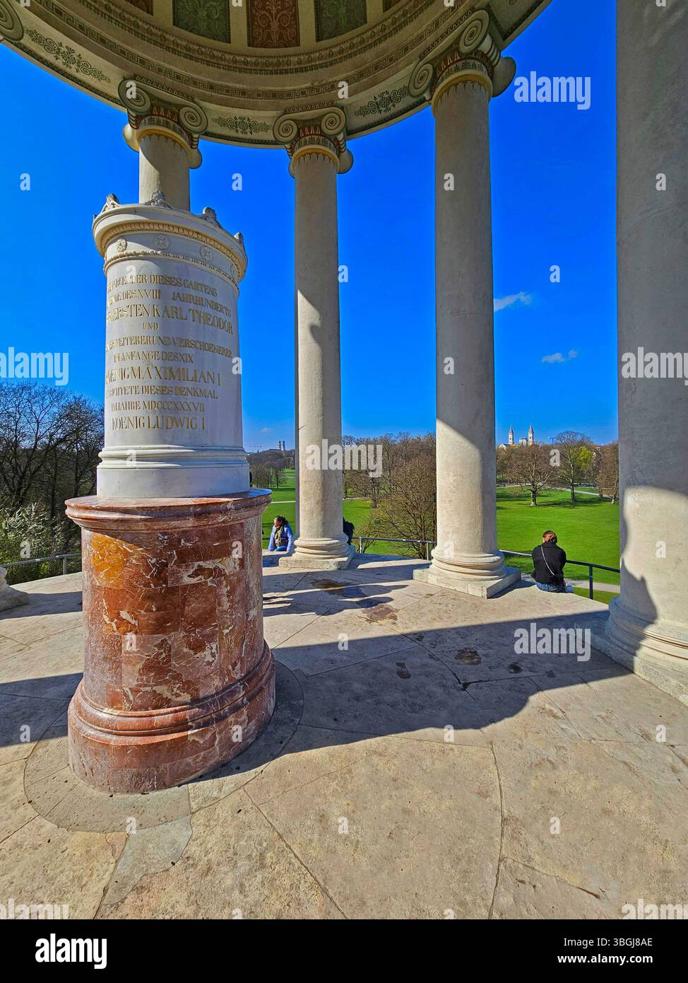 Monopteri nel Giardino inglese, Giardino inglese, Monaco di Baviera, alta Baviera, Baviera, Germania Foto Stock Monopteri nel Giardino inglese, Giardino inglese, Monaco di Baviera, alta Baviera, Baviera, Germania Foto Stock