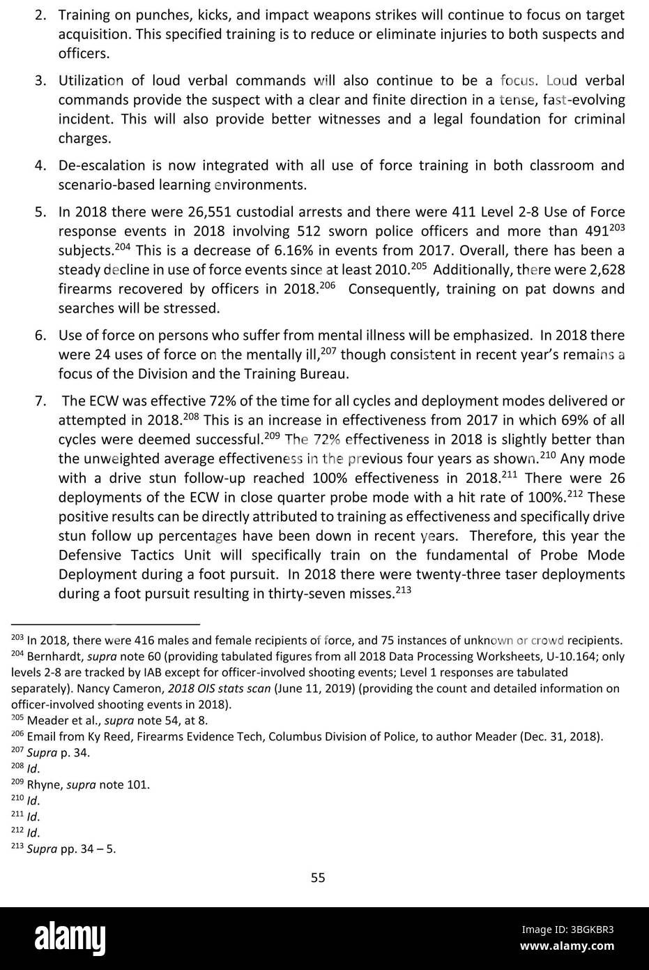 L'analisi della forza da parte della Columbus Division of Police del 2018 esamina i dati annuali sugli arresti, le pratiche di applicazione e l'uso della forza nelle attività di contrasto. Il rapporto fornisce informazioni su tendenze, incidenti e valutazioni statistiche pertinenti alle operazioni di polizia a Columbus. Foto Stock