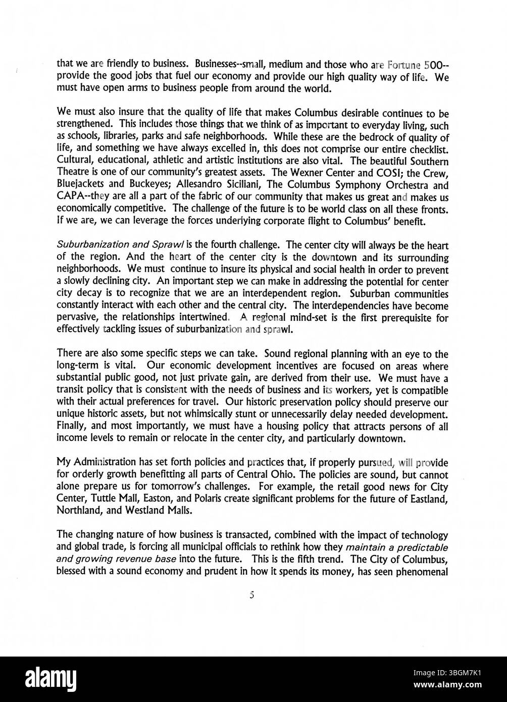 Il discorso sullo stato della città del sindaco Lashutka del 1999 ha discusso dei progressi compiuti a Columbus, Ohio, e ha delineato le sfide e gli obiettivi municipali. Foto Stock