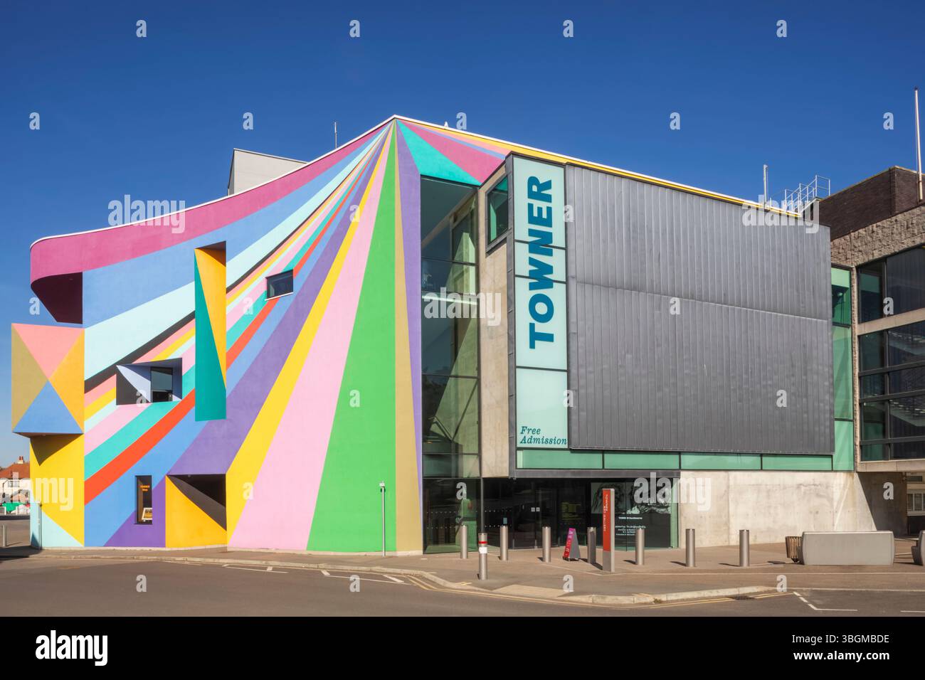 Inghilterra, Sussex, East Sussex, Eastbourne, The Towner Gallery, Illustrazione esterna dell'artista tedesco Lothar Gotz Foto Stock
