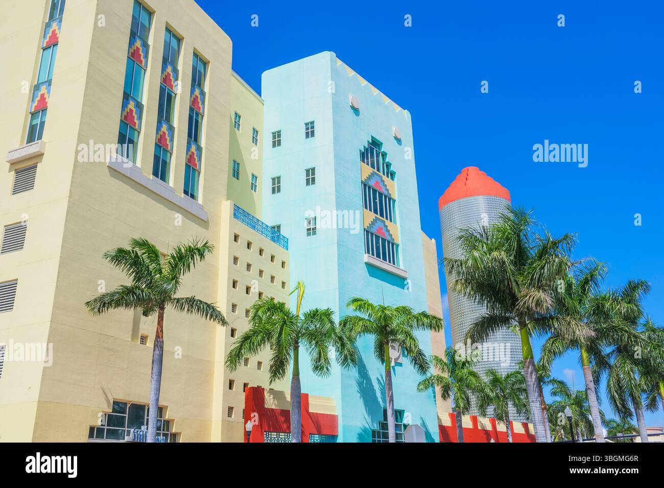 Edifici in stile Art Deco su Washington Avenue, South Beach, Miami, Florida, Stati Uniti Foto Stock