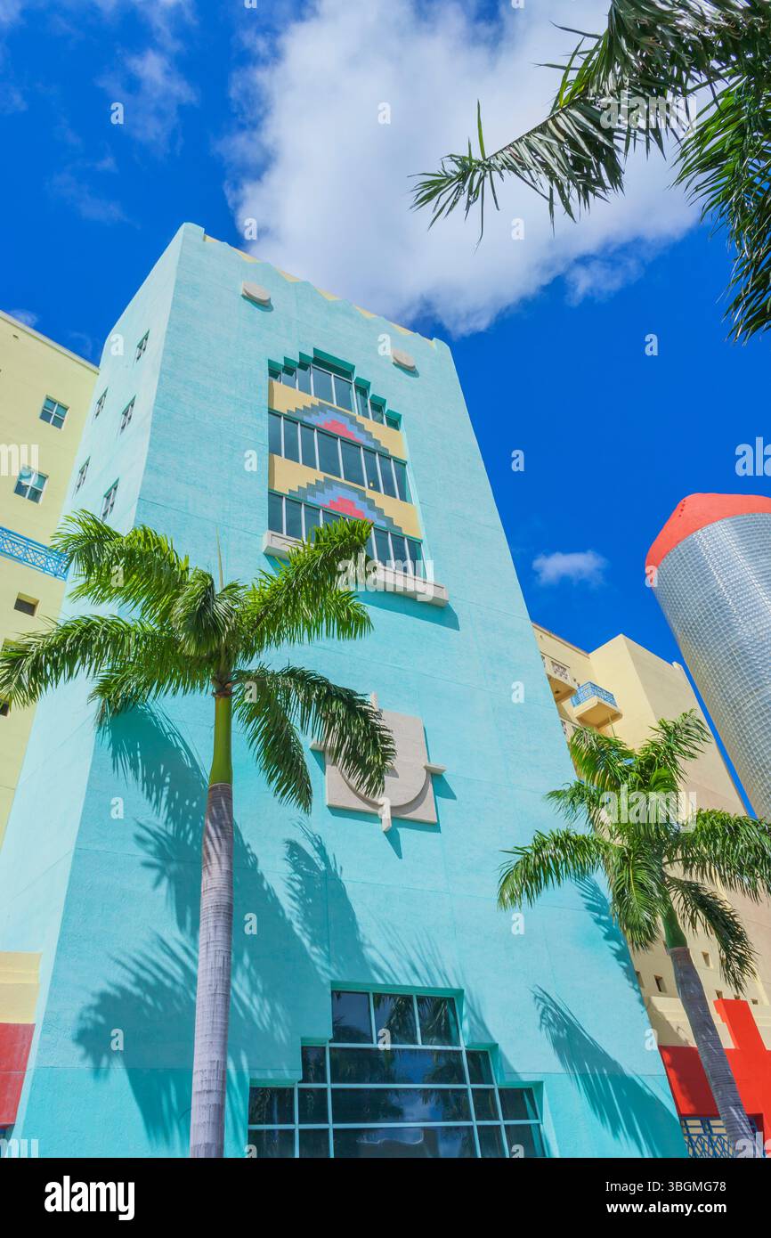 Edifici in stile Art Deco su Washington Avenue, South Beach, Miami, Florida, Stati Uniti Foto Stock