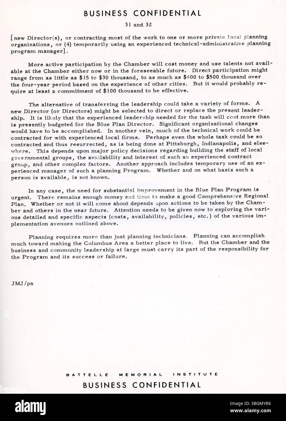 Questa relazione del 1964, preparata per la camera di commercio di Columbus, esamina il ruolo della camera nel promuovere la crescita e lo sviluppo dell'area di Columbus. Analizza le relazioni annuali 1963-1964 di vari dipartimenti della camera, comitati e attività speciali di servizio comunitario per integrarle nello sforzo del piano blu. Foto Stock