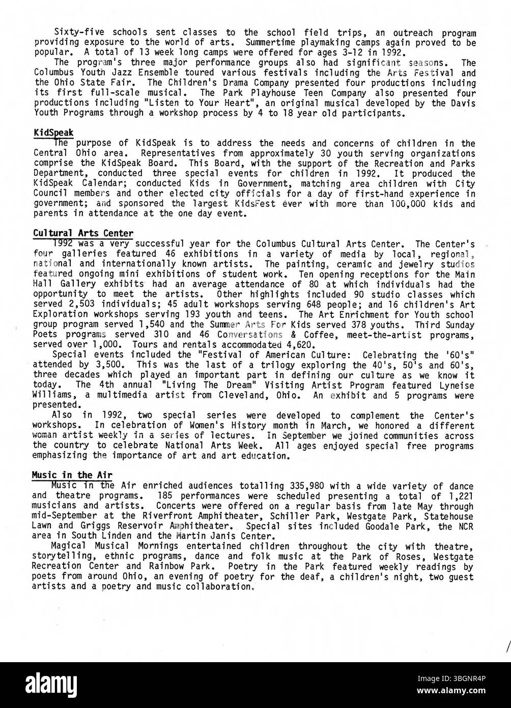 La relazione annuale 1992 della Columbus Recreation & Parks Commission traccia la crescita del sistema dei parchi pubblici di Columbus, dai primi giorni del 1910 alla sua fusione con la Division of Forestry and Parks nel 1972. Nel 2021, il dipartimento supervisionò quasi 400 parchi che coprono oltre 13.500 acri, offrendo diversi servizi e strutture ricreative. Foto Stock
