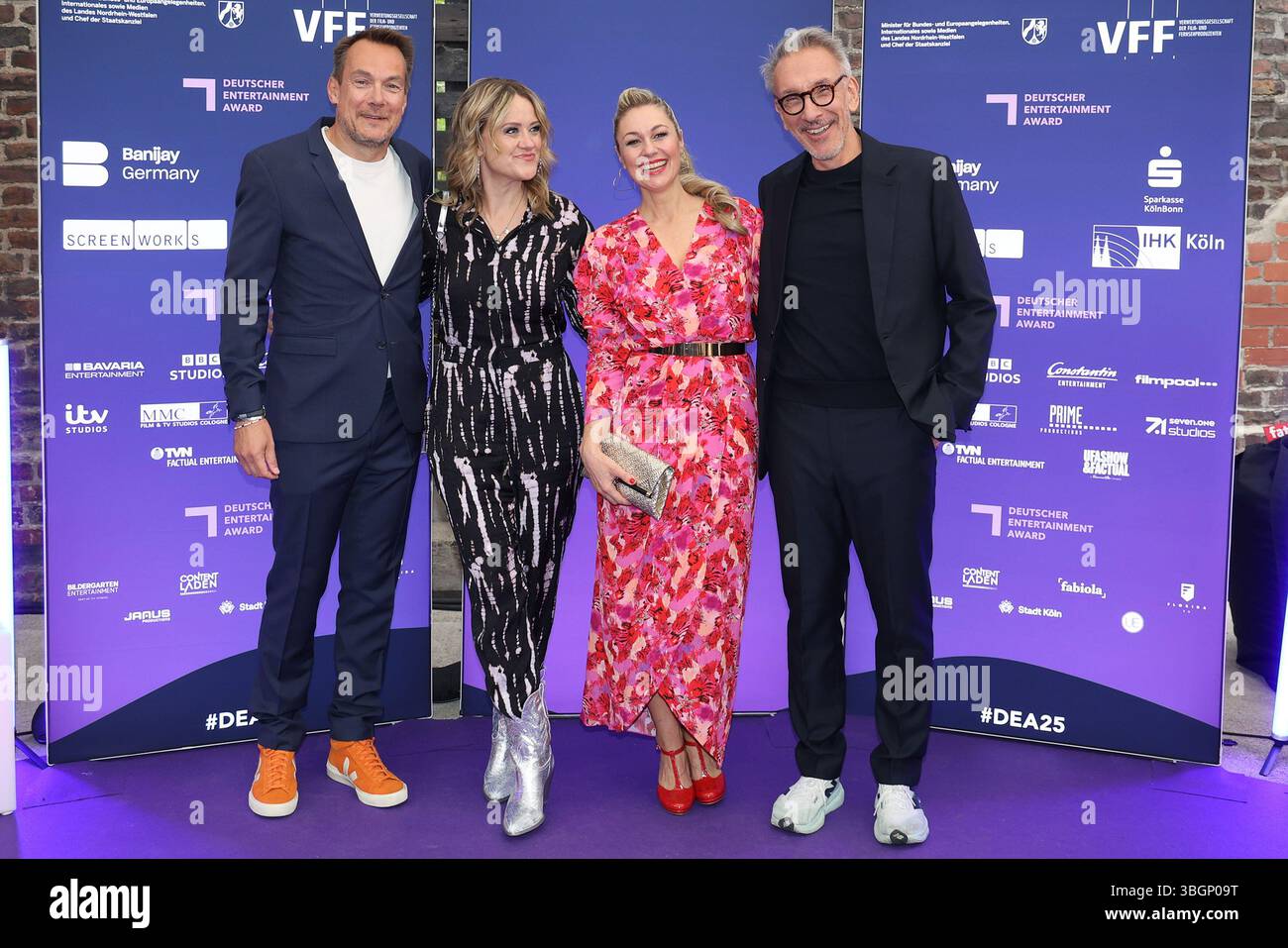 Rolf Hellgardt, Lisa Feller, Ruth Moschner und Axel Kuehn bei der Verleihung von Der Deutsche Entertainment Award AM 5.06.2025 im Harbour Club di Koel Foto Stock