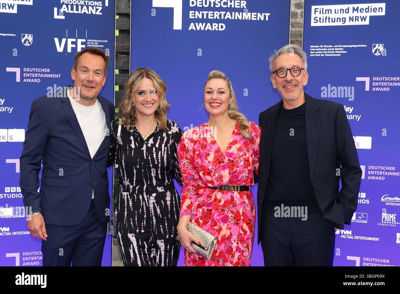 Rolf Hellgardt, Lisa Feller, Ruth Moschner und Axel Kuehn bei der Verleihung von Der Deutsche Entertainment Award AM 5.06.2025 im Harbour Club di Koel Foto Stock