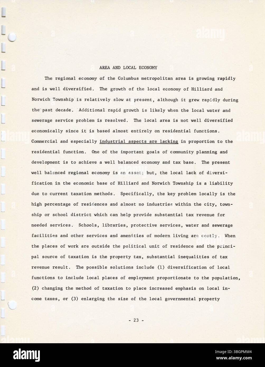 Il rapporto del 1964 sulla città di Hilliard e Norwich Township delinea i cambiamenti demografici e i fattori economici che incidono sulla crescita, con proiezioni per la popolazione futura e l'espansione economica. Foto Stock