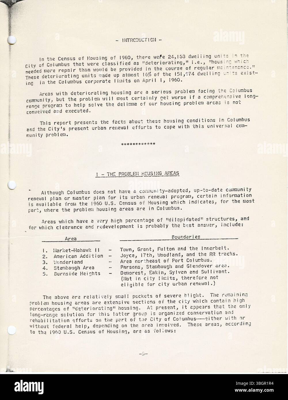 Questo rapporto del 1963 discute le questioni abitative di Columbus nei quartieri in deterioramento. Esamina gli sforzi di rinnovamento urbano della città e raccomanda un programma completo e a lungo termine per affrontare questi problemi abitativi e migliorare le condizioni di vita. Foto Stock