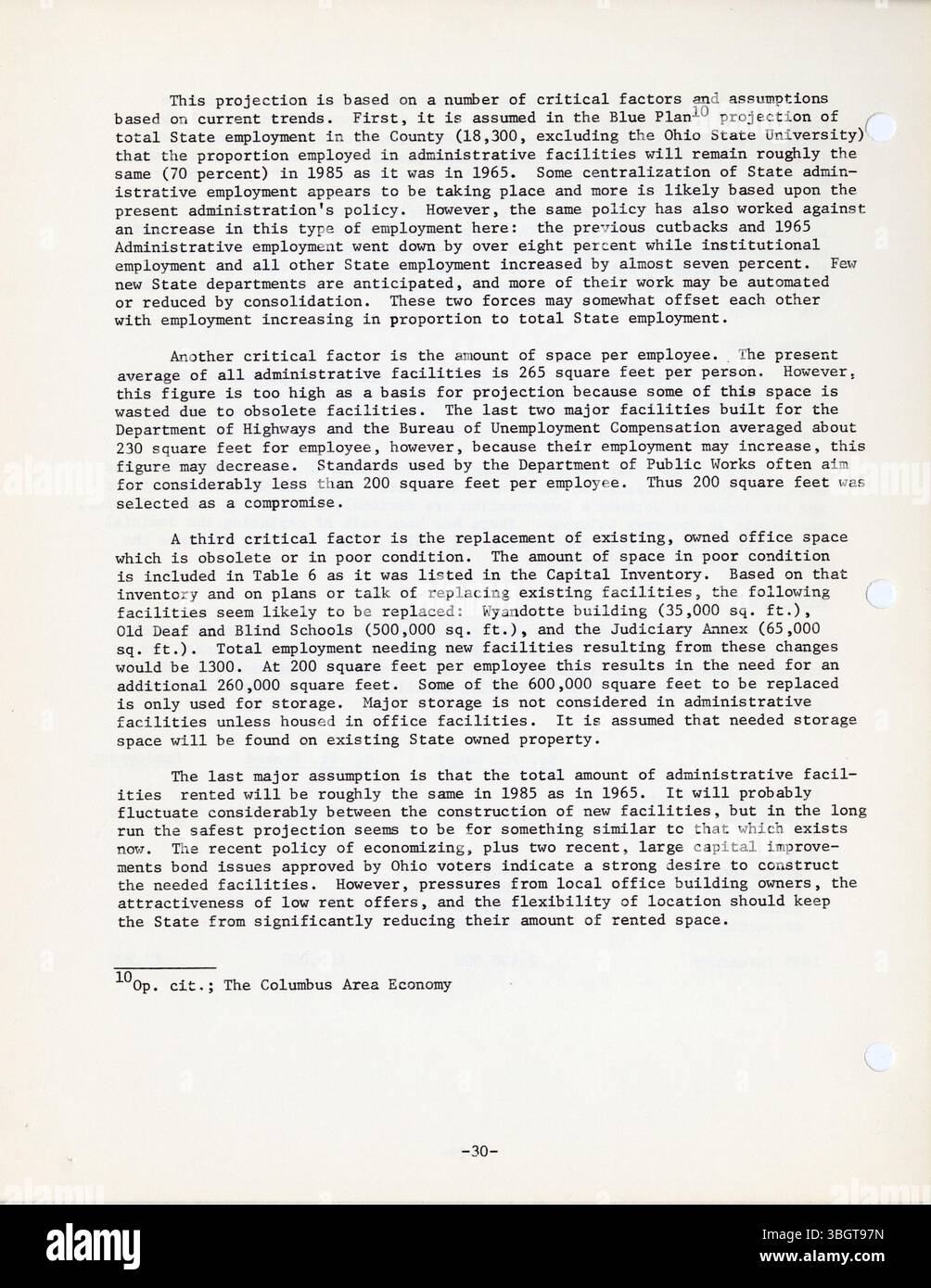 Il rapporto 1969 Analysis and Forecast of Local, State, and Government Facilities (analisi e previsione delle strutture locali, statali e governative) analizza le esigenze attuali e future previste per le strutture governative nella contea di Franklin, inclusi i livelli locale, statale e federale. Lo studio fornisce un inventario delle strutture esistenti e delle proiezioni per i futuri requisiti di spazio governativi. Foto Stock