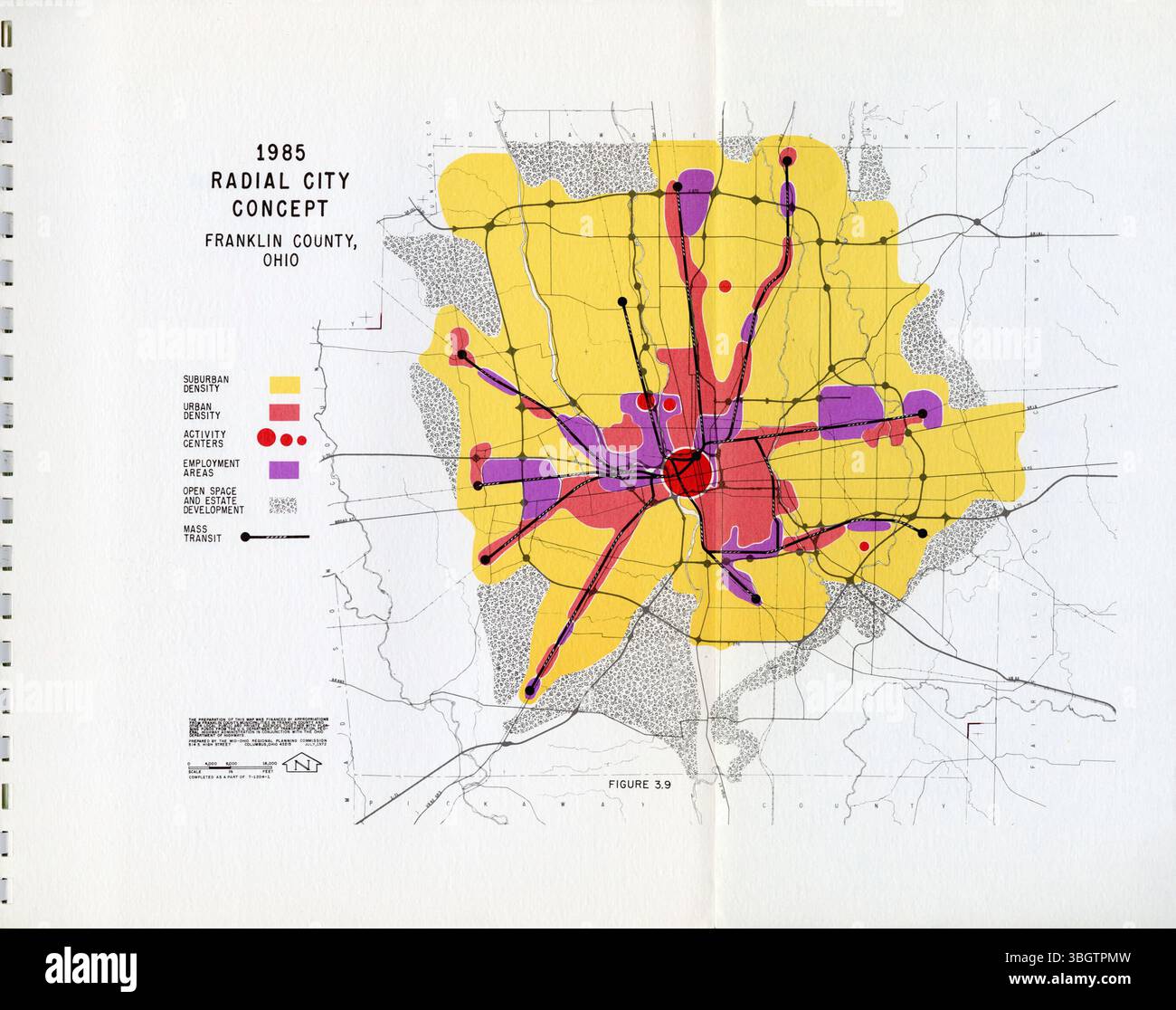 Il piano di trasporto regionale della contea di Franklin del 1972 delinea una strategia a lungo termine per lo sviluppo delle infrastrutture di trasporto nella regione, concentrandosi sull'espansione delle strade, sui miglioramenti del trasporto pubblico e sulla pianificazione per la crescita futura e lo sviluppo urbano. Foto Stock