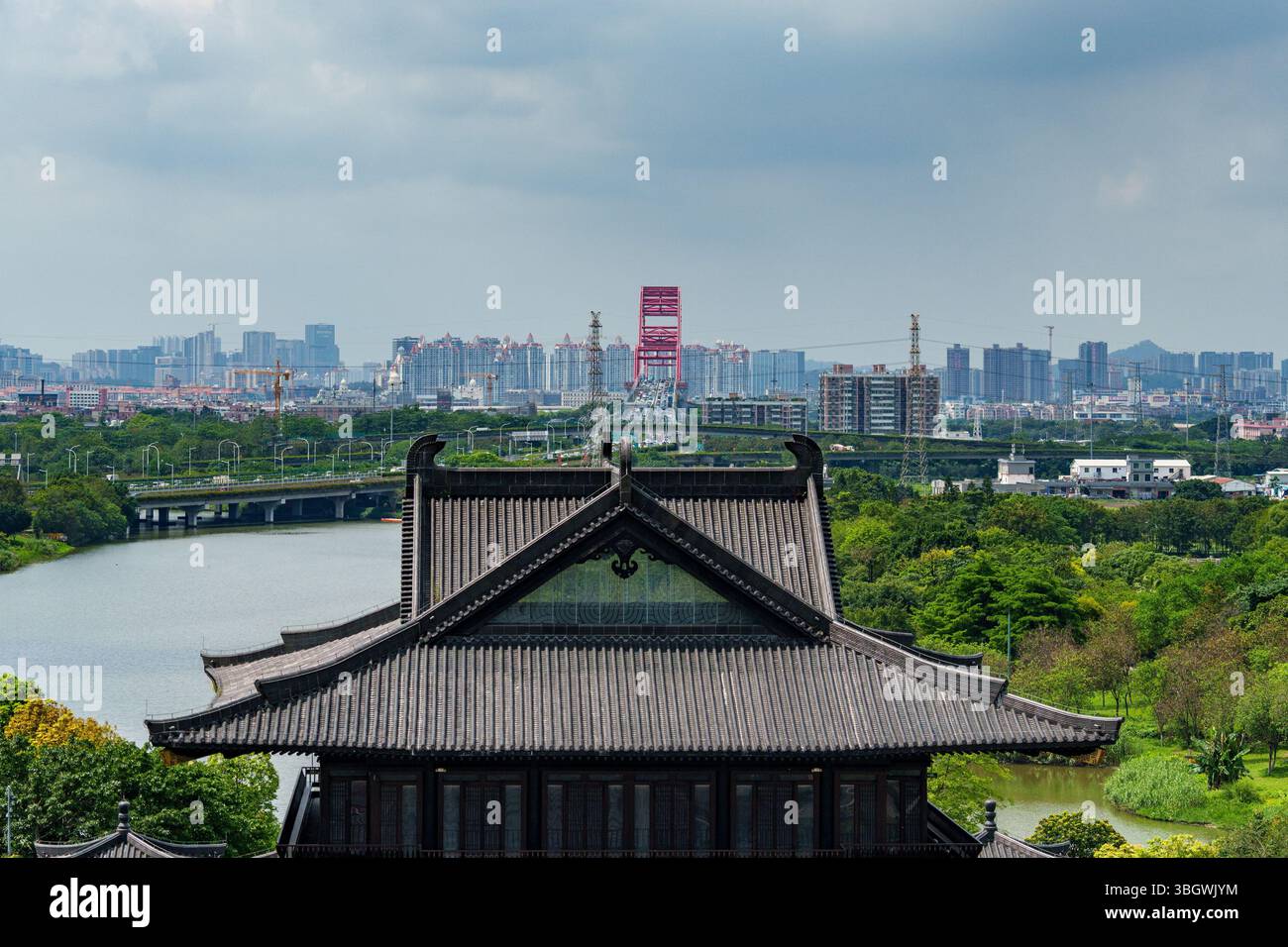 Lo skyline della città è composto da edifici Foto Stock