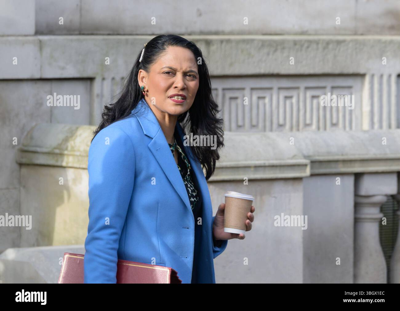 Rushanara Ali MP (laboratorio: Bethnal Green and Stepney) Sottosegretario parlamentare (alloggi, Comunità e governo locale) a Whitehall, gennaio 2025 Foto Stock