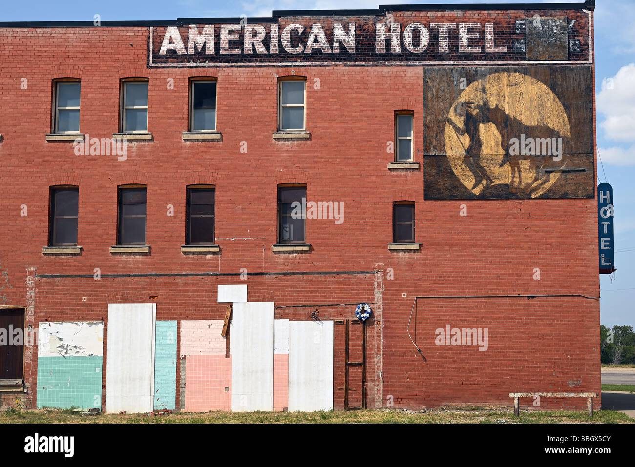 Il vecchio American Hotel nella città di Fort Macleod in Alberta, Canada. Foto Stock