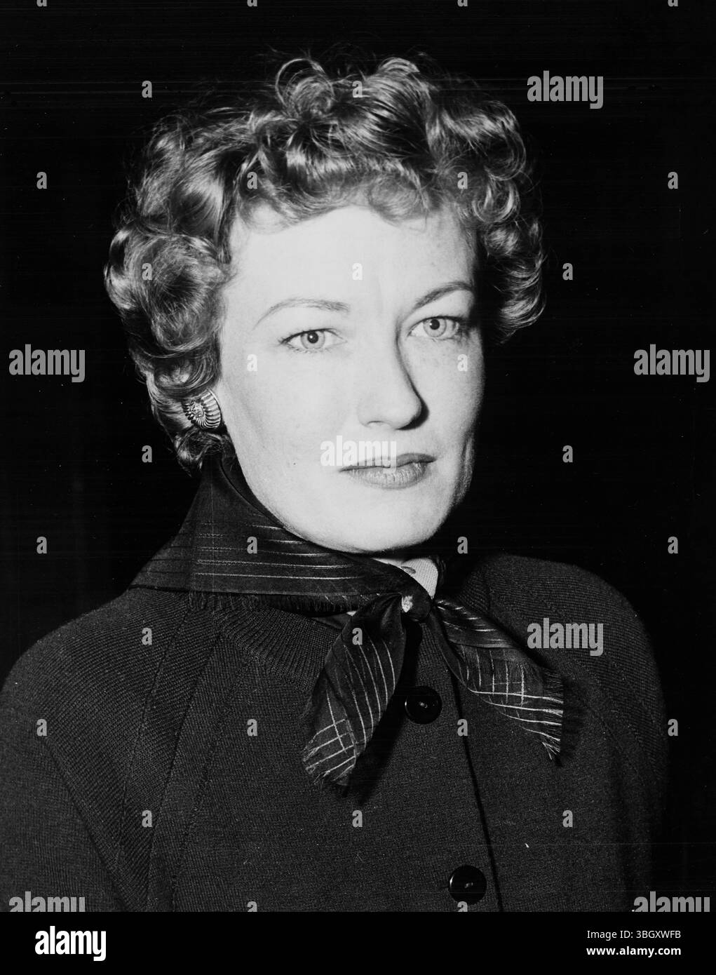 Patricia Wallace Vanderbilt che arriva alla Corte Suprema per continuare la sua causa per diffamazione contro il suo ex marito Cornelius Vanderbilt. 4 giugno 1957 Foto Stock