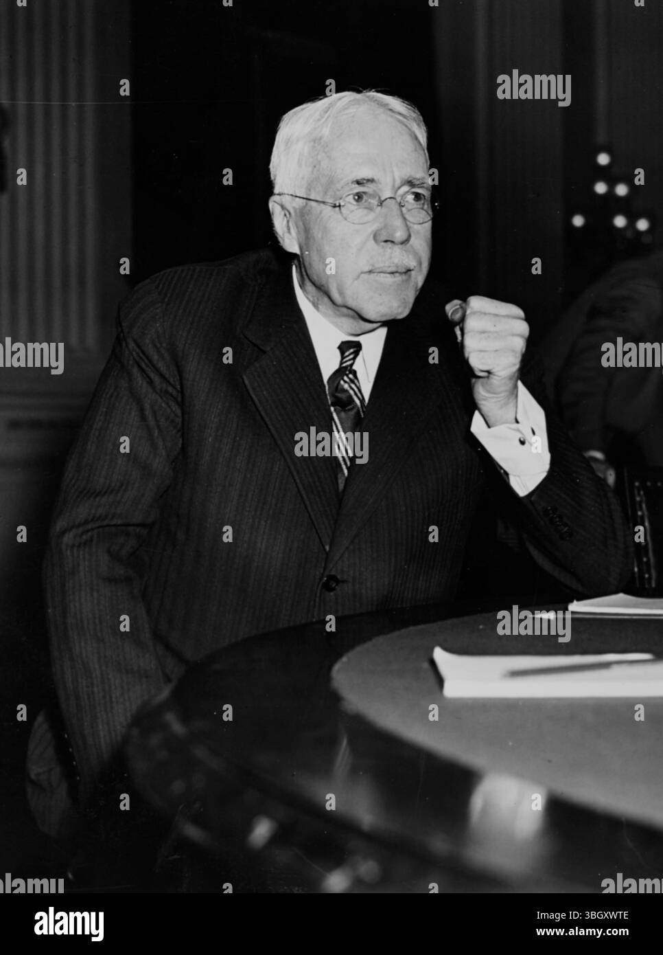 Frank A Vanderlip - banchiere di New York, nella foto mentre testimoniava davanti al comitato di monetazione della casa a Washington DC. 16 gennaio 1934 Foto Stock