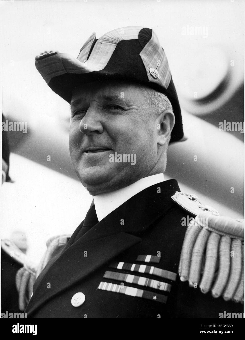 David Foote Sellers, nuovo comandante in capo della forza di battaglia degli Stati Uniti, mentre appariva a bordo della USS Pennsylvania nel porto di Los Angeles durante le cerimonie che gli diedero il suo nuovo comando. 12 giugno 1933 Foto Stock