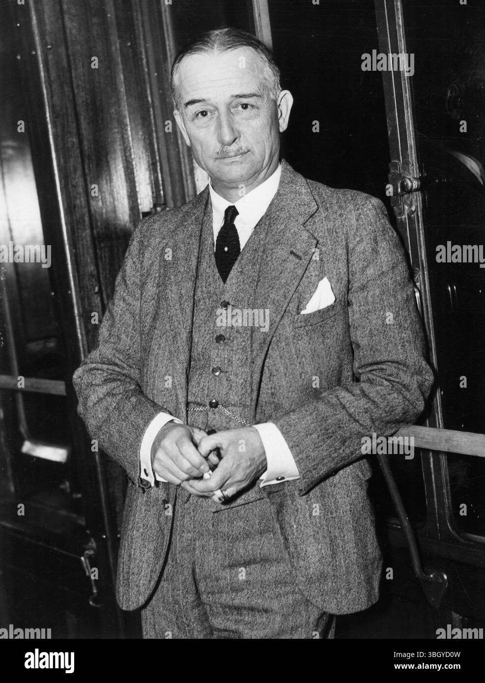 Sua Eccellenza, Andre de Laboulaye, ambasciatore francese negli Stati Uniti, nella foto a bordo della S.S.Ile de France, all'arrivo a New York. E' in viaggio per Washington. 15 ottobre 1935 Foto Stock