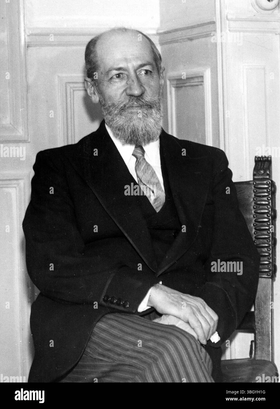 Il flagello delle leghe armate. Henri Guernut, il cui vigoroso attacco contro la Croix de Feu e gli altri eserciti privati fascisti francesi fu una caratteristica sensazionale del dibattito odierno, che si rivelò cruciale per il governo Laval. 3 dicembre 1935 Foto Stock