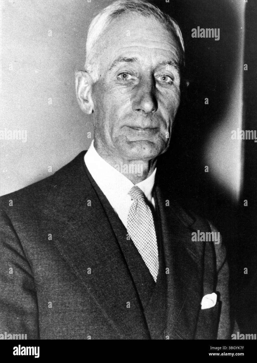 In prova con Insull. Stanley Field, banchiere e presidente del Field Museam of Natural Hitory, Chicago, presso il tribunale federale di Chicago. 3 ottobre 1934 Foto Stock